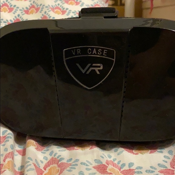 VR goggles - Picture 1 of 3